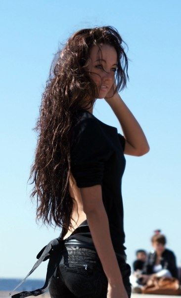 Очаровательная девушка с шаловливыми глазками и изысканной внешностью ждет встречи с поистине стильным мужчиной. Обещаю, ты не пожалеешь о проведенном времени в моем обществе. 17270, 22 года